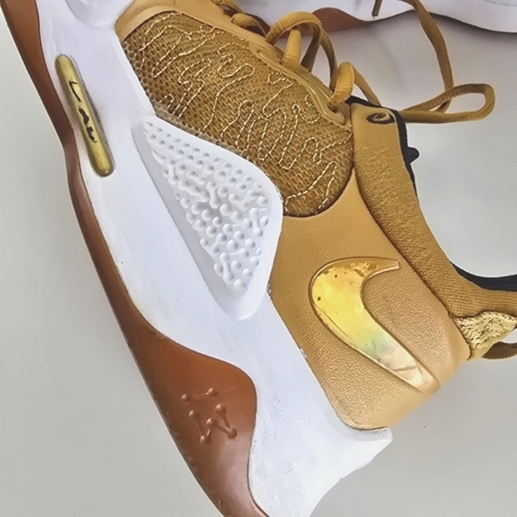 Nike Men's PG 5 Wheat Metallic Gold-Grain 9.5 - Picture 9 of 15